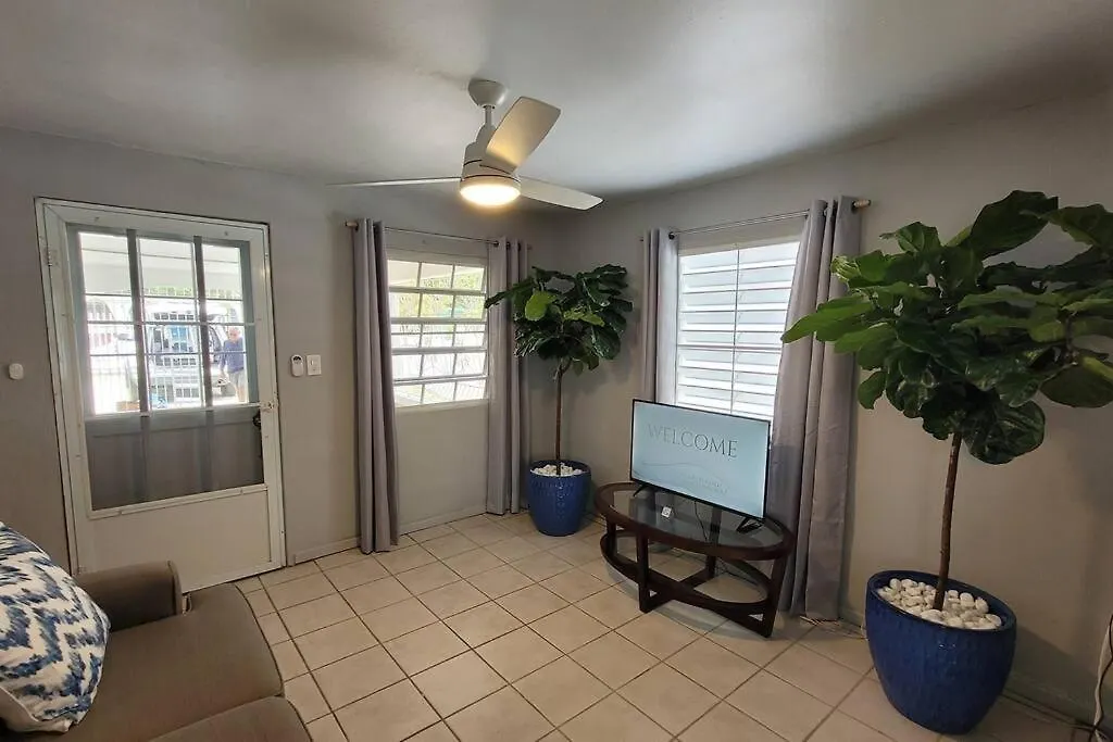 Naguabo Renovated Property - Cozy Apartment